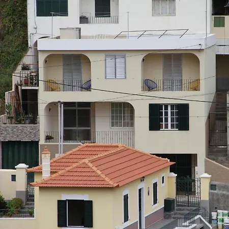 Vigario House بيت للعطل Câmara de Lobos