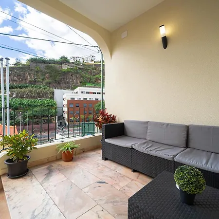 Vigario House Дом отдыха Камара-де-Лобуш