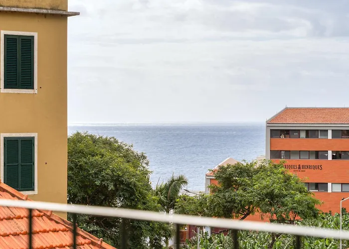 Vigario House Câmara de Lobos